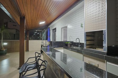 Apartamento à venda com 176m², 4 quartos e 2 vagas