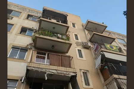 Apartamento para alugar com 61m², 2 quartos e 1 vaga Apartamento para alugar com 61m², 2 quartos e 1 vagaFachada
