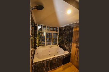 Apartamento para alugar com 112m², 2 quartos e 2 vagas Apartamento para alugar com 112m², 2 quartos e 2 vagasBanheiro da Suite