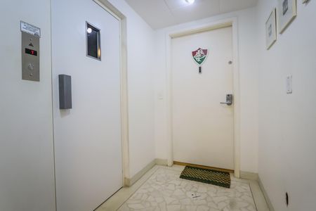 Apartamento para alugar com 112m², 2 quartos e 2 vagas Apartamento para alugar com 112m², 2 quartos e 2 vagasHall Social