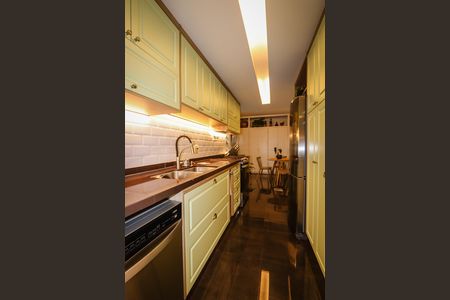 Apartamento para alugar com 112m², 2 quartos e 2 vagas Apartamento para alugar com 112m², 2 quartos e 2 vagasCozinha