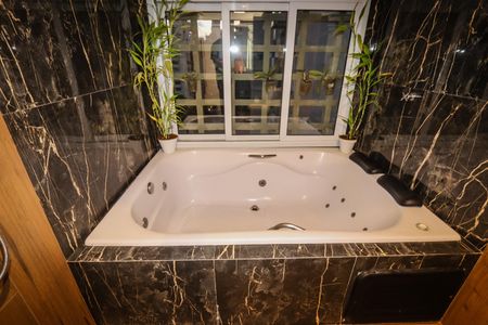 Apartamento para alugar com 112m², 2 quartos e 2 vagas Apartamento para alugar com 112m², 2 quartos e 2 vagasBanheira da Suite
