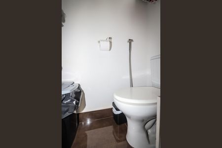 Apartamento para alugar com 112m², 2 quartos e 2 vagas Apartamento para alugar com 112m², 2 quartos e 2 vagasBanheiro de serviço
