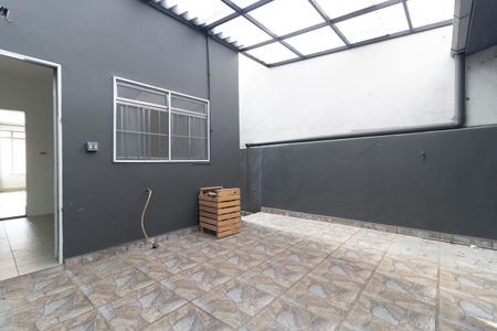 Casa para alugar com 140m², 2 quartos e sem vagaQuintal