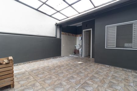 Casa para alugar com 140m², 2 quartos e sem vagaQuintal