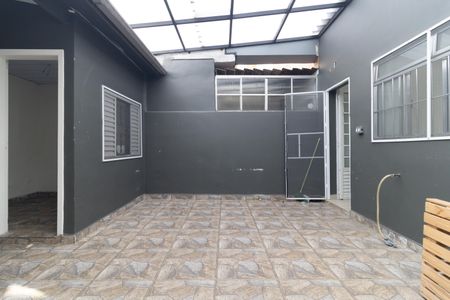 Casa para alugar com 140m², 2 quartos e sem vagaQuintal
