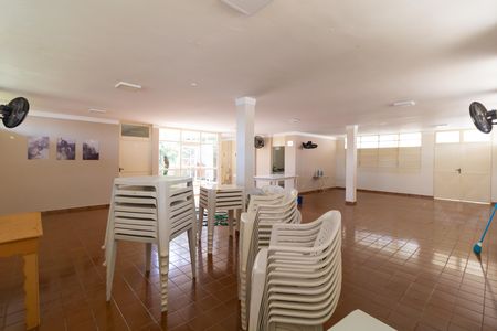 Apartamento para alugar com 60m², 2 quartos e 1 vaga Apartamento para alugar com 60m², 2 quartos e 1 vagaÁrea comum - Salão de festas