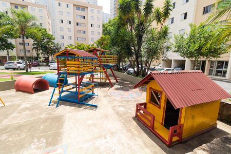 Apartamento para alugar com 60m², 2 quartos e 1 vaga Apartamento para alugar com 60m², 2 quartos e 1 vagaÁrea comum - Playground