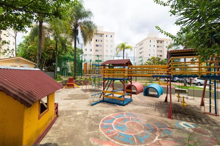 Apartamento para alugar com 60m², 2 quartos e 1 vaga Apartamento para alugar com 60m², 2 quartos e 1 vagaÁrea comum - Playground