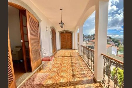 Casa à venda com 520m², 5 quartos e 4 vagas