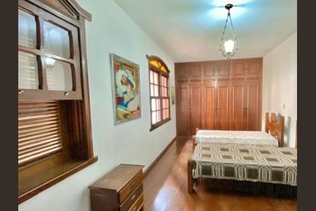 Casa à venda com 520m², 5 quartos e 4 vagas