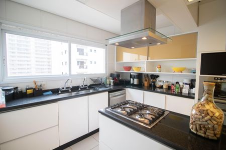 COZINHA de apartamento à venda com 4 quartos, 205m² em Santana, São Paulo