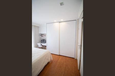Apartamento à venda com 205m², 4 quartos e 4 vagasSUÍTE 2