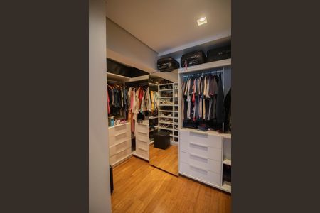 Apartamento à venda com 205m², 4 quartos e 4 vagasCLOSET DA SUÍTE 1
