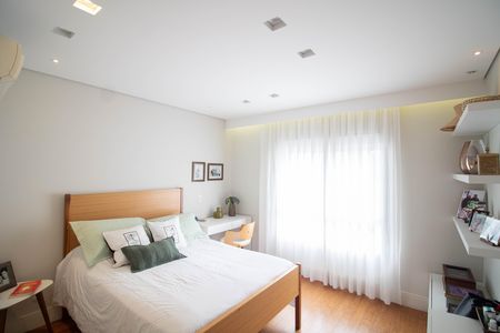 Apartamento à venda com 205m², 4 quartos e 4 vagasSUÍTE 1