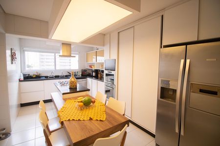 COZINHA de apartamento à venda com 4 quartos, 205m² em Santana, São Paulo