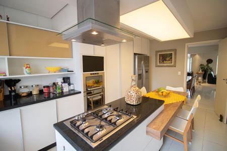 Apartamento à venda com 205m², 4 quartos e 4 vagasCOZINHA