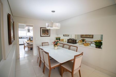 Apartamento à venda com 205m², 4 quartos e 4 vagasSALA DE JANTAR