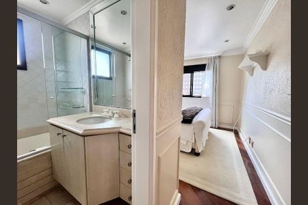 Apartamento à venda com 156m², 3 quartos e 3 vagas