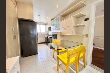 Apartamento à venda com 156m², 3 quartos e 3 vagas