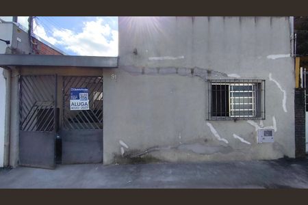 Casa para alugar com 60m², 1 quarto e 1 vagaFachada + plaquinha
