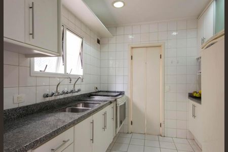 Casa de Condomínio à venda com 4 quartos, 250m² em Jardim Morumbi, São Paulo
