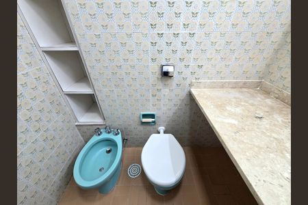 Apartamento para alugar com 111m², 2 quartos e 1 vaga Apartamento para alugar com 111m², 2 quartos e 1 vagaBanheiro da Suíte