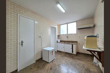 Cozinha de apartamento para alugar com 2 quartos, 111m² em Itaim Bibi, São Paulo