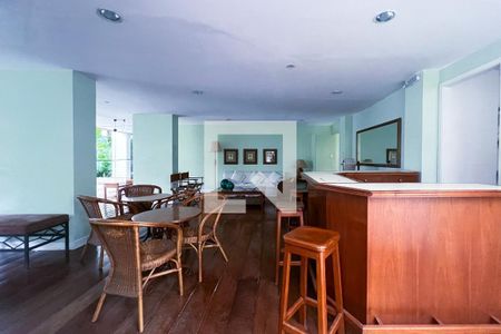 Apartamento para alugar com 111m², 2 quartos e 1 vaga Apartamento para alugar com 111m², 2 quartos e 1 vagaÁrea comum - Salão de festas