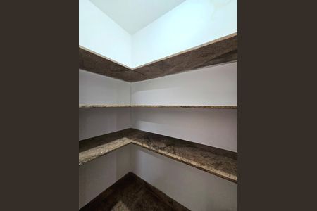Apartamento para alugar com 111m², 2 quartos e 1 vaga Apartamento para alugar com 111m², 2 quartos e 1 vagaDespensa
