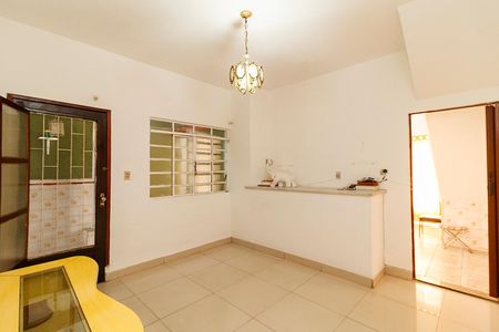 Casa à venda com 184m², 4 quartos e 2 vagas Casa à venda com 184m², 4 quartos e 2 vagasCasa 2