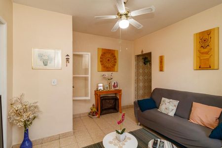 Casa à venda com 184m², 4 quartos e 2 vagas Casa à venda com 184m², 4 quartos e 2 vagasv
