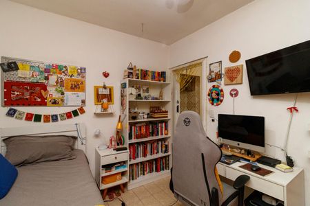Casa à venda com 184m², 4 quartos e 2 vagas Casa à venda com 184m², 4 quartos e 2 vagasQuarto