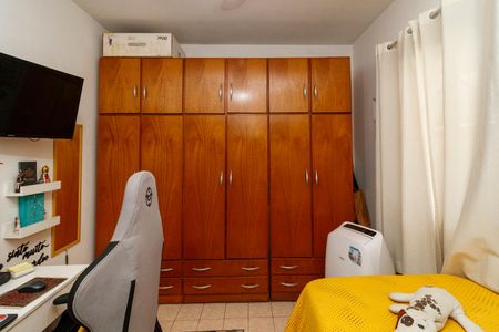 Casa à venda com 184m², 4 quartos e 2 vagas Casa à venda com 184m², 4 quartos e 2 vagasQuarto