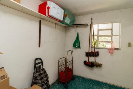 Casa à venda com 184m², 4 quartos e 2 vagas Casa à venda com 184m², 4 quartos e 2 vagasCasa 2