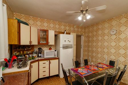 Casa à venda com 184m², 4 quartos e 2 vagas Casa à venda com 184m², 4 quartos e 2 vagasCozinha