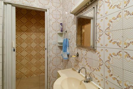 Casa à venda com 184m², 4 quartos e 2 vagas Casa à venda com 184m², 4 quartos e 2 vagasCasa 2