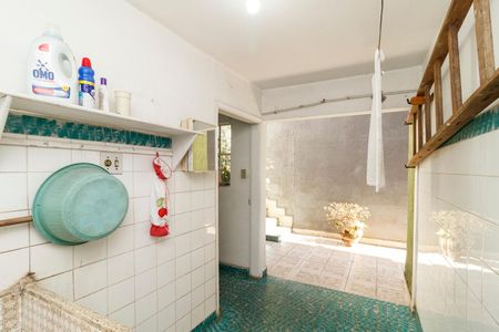 Casa à venda com 184m², 4 quartos e 2 vagas Casa à venda com 184m², 4 quartos e 2 vagasCasa 2