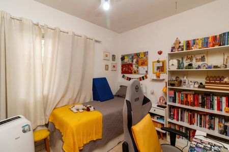 Casa à venda com 184m², 4 quartos e 2 vagas Casa à venda com 184m², 4 quartos e 2 vagasQuarto