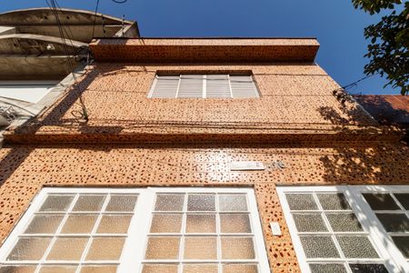 Casa à venda com 184m², 4 quartos e 2 vagas Casa à venda com 184m², 4 quartos e 2 vagasFachada