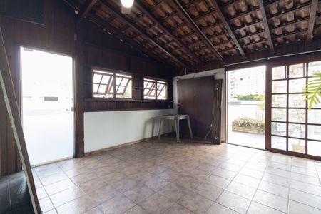 Casa para alugar com 130m², 1 quarto e sem vaga Casa para alugar com 130m², 1 quarto e sem vagaSala