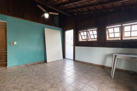 Casa para alugar com 130m², 1 quarto e sem vaga Casa para alugar com 130m², 1 quarto e sem vagaSala