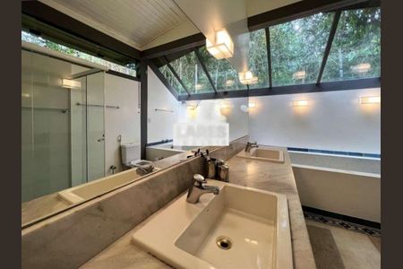 Casa à venda com 5 quartos, 382m² em Chácaras do Peroba, Barueri