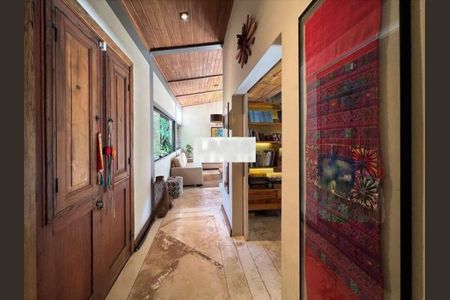 Casa à venda com 5 quartos, 382m² em Chácaras do Peroba, Barueri