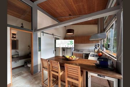 Casa à venda com 5 quartos, 382m² em Chácaras do Peroba, Barueri