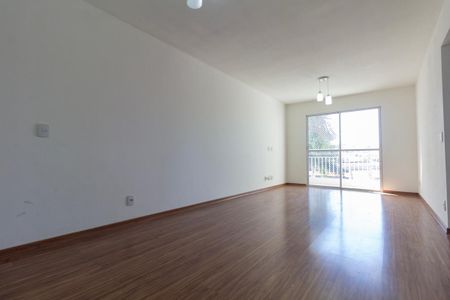 Apartamento à venda com 72m², 3 quartos e 1 vaga Apartamento à venda com 72m², 3 quartos e 1 vagaSala
