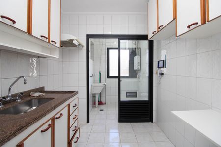 Cozinha  de apartamento à venda com 3 quartos, 77m² em Vila Sonia, São Paulo
