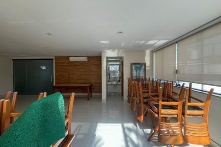 Apartamento à venda com 204m², 4 quartos e 2 vagas Apartamento à venda com 204m², 4 quartos e 2 vagasSalão de Festas