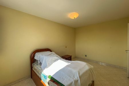 Apartamento à venda com 204m², 4 quartos e 2 vagas Apartamento à venda com 204m², 4 quartos e 2 vagasQuarto 2
