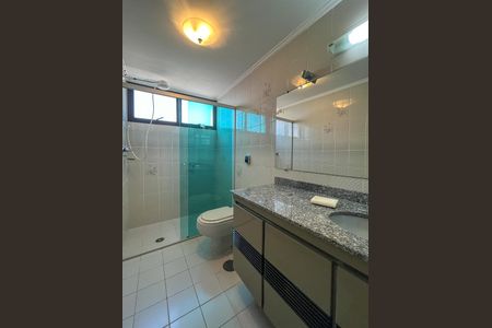 Apartamento à venda com 204m², 4 quartos e 2 vagas Apartamento à venda com 204m², 4 quartos e 2 vagasBanheiro Social